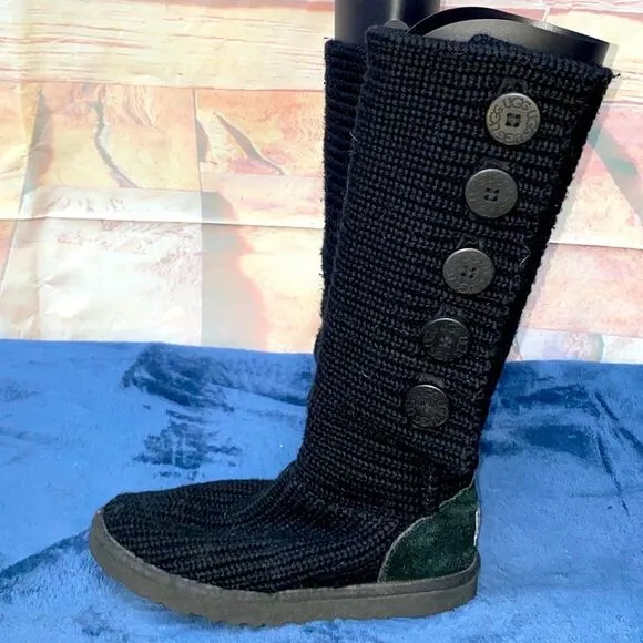 Woman’s soft Ugg over calf shoes sz Lg