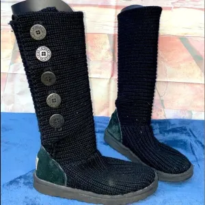 Woman’s soft Ugg over calf shoes sz Lg