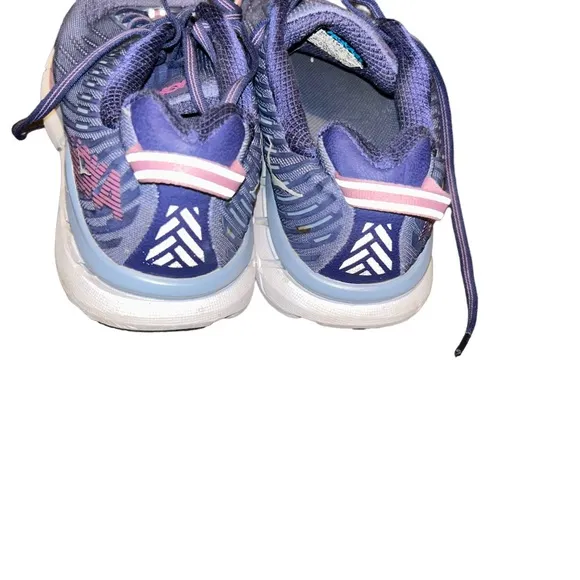 Women Hoka one one Clifton 5 sneaker size 9 running shoes exercise