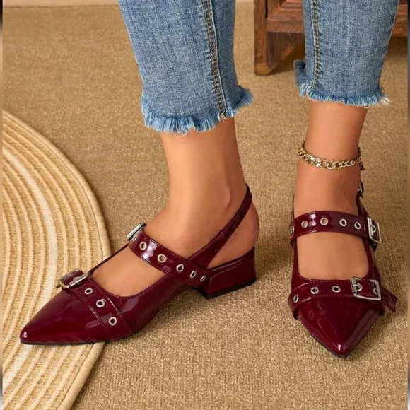 Women Rivet Pointed Toe Block Heel Mules Loafers, Burgundy