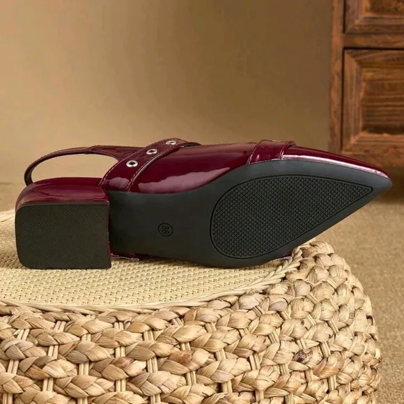Women Rivet Pointed Toe Block Heel Mules Loafers, Burgundy