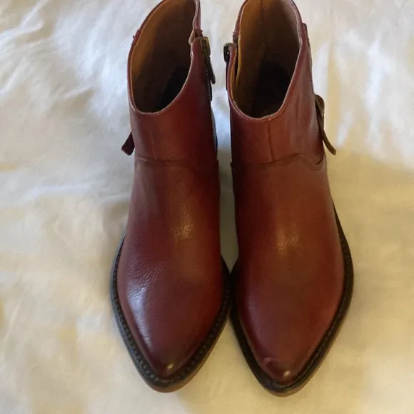 women shoes lucky brand new size 5M
