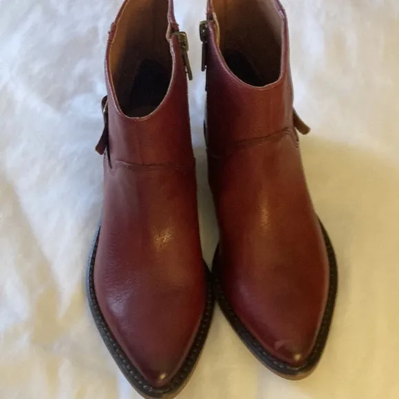 women shoes lucky brand new size 5M