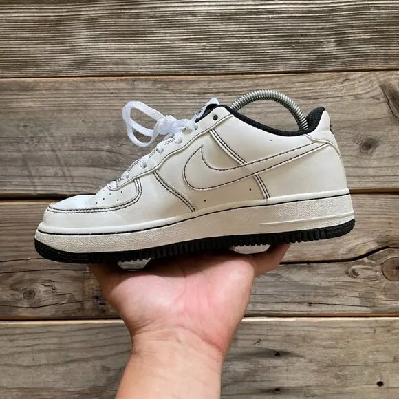 Women Size 6.5/Size 5 Youth Nike Air Force 1 '07 Low Contrast Stitch White Black