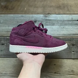 Women Size 7 / Size 5.5 Youth Nike Air Jordan 1 Mid Bordeaux Basketball Sneakers