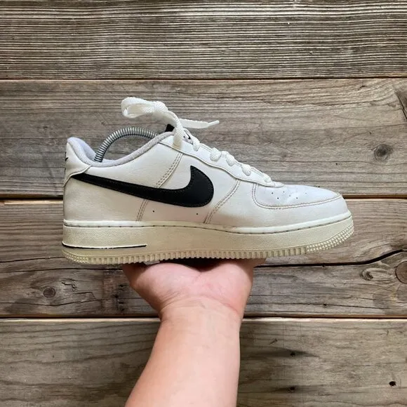 Women Size 7.5 / Size 6 Youth Nike Air Force 1 Low White Black Shoes Sneakers