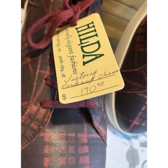 Women's Cloud Footwear Bordeaux Chess Size 37 New In Box (Damaged Box) Plaid Red