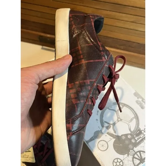 Women's Cloud Footwear Bordeaux Chess Size 37 New In Box (Damaged Box) Plaid Red