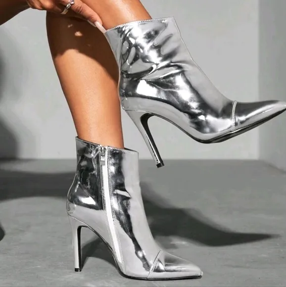 Women's Fashionable Metallic Mirror PU Leather Asymmetrical Cutout Ankle Boots