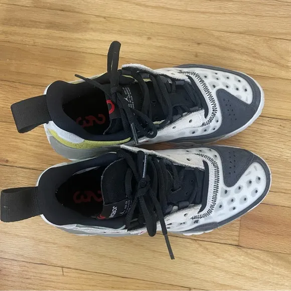 Youth NIKE Air Jordan Delta 2 Sneakers Shoes Youth Size 5.5Y Lighting White Gray