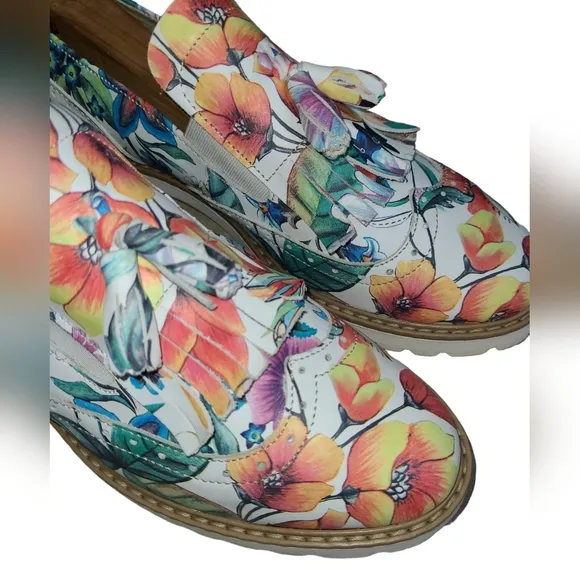 Zapato White Leather Loafer Oxford Lug Sole Floral Print Women's Size 6.5