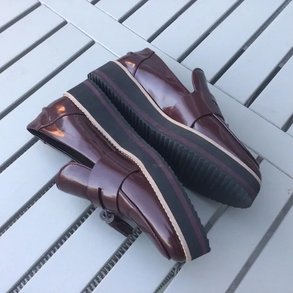 Zara Oxford Women Shoes These beautiful dark burgundy Oxford style shoes size 40