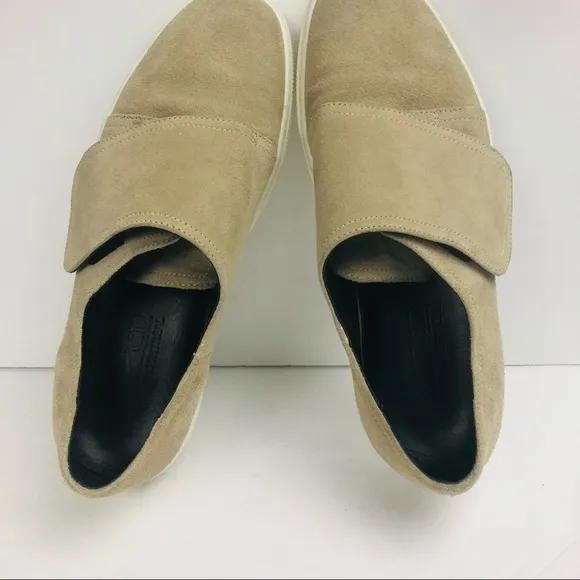ZCD Montreal beige suede shoes. Size 9.5 Eur 41 Will fit